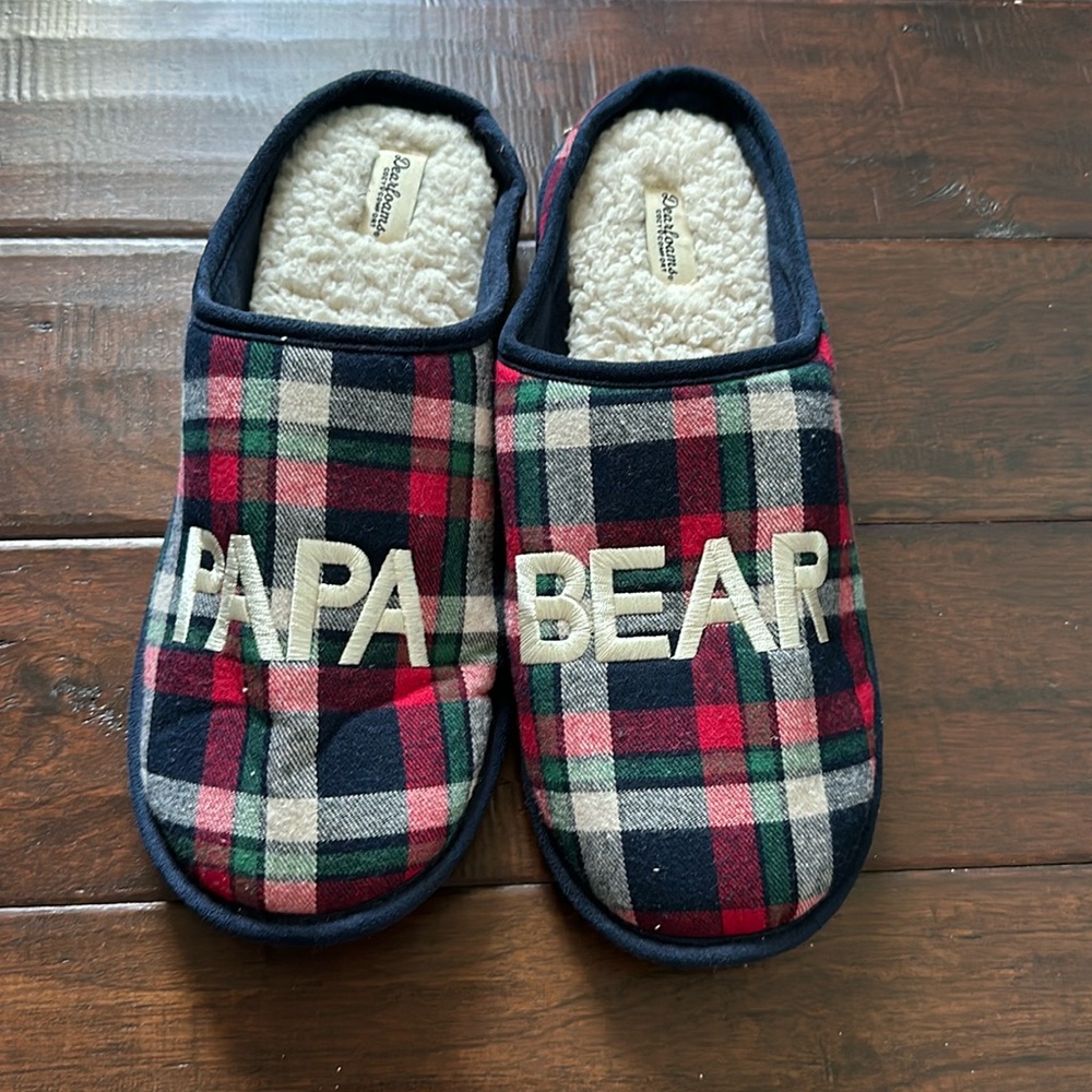 Dear foams cozy comfort holiday plaid warm slippers.  Size X-Large